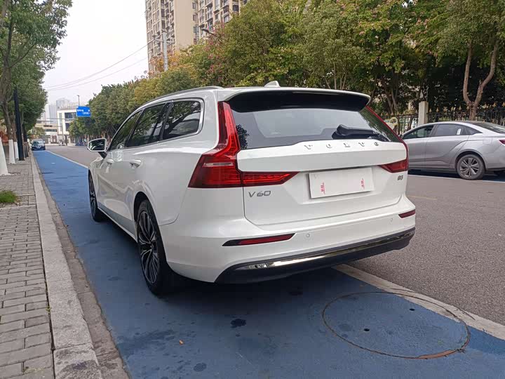 Volvo V60 2024 2024款 B5 智远豪华版