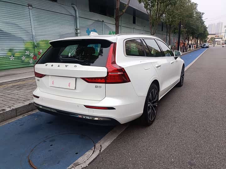Volvo V60 2024 2024款 B5 智远豪华版