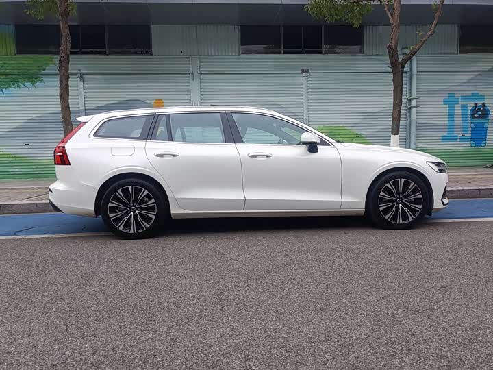 Volvo V60 2024 2024款 B5 智远豪华版