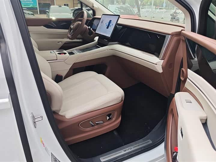 BYD Xia 2025 2025款 DM-i 1.5T 180km 超越型