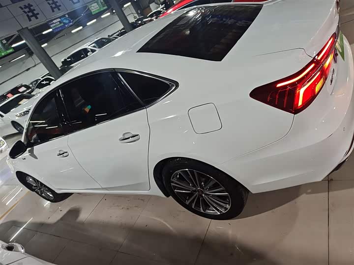 Roewe i6 2020 2020款 PLUS 1.6L CVT 4G互联荣耀旗舰版