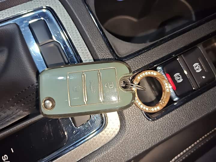 Roewe i6 2020 2020款 PLUS 1.6L CVT 4G互联荣耀旗舰版