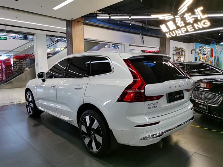 Volvo XC60 Hybrid 2025 2025款 插电式混动 长续航四驱智远豪华版