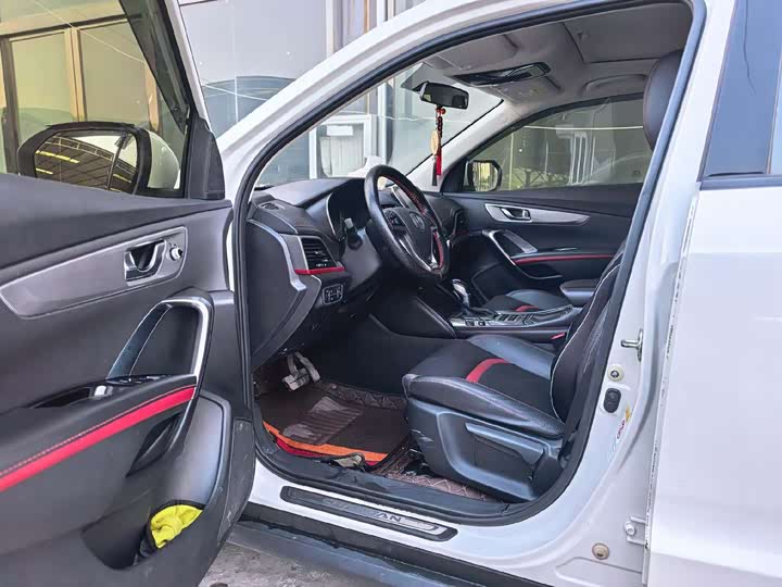 Changan CS55 2019 2019款 1.5T 自动炫色型 国VI