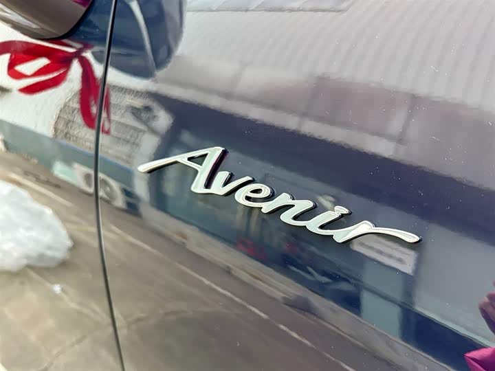 Buick GL8 Hybrid 2026 2026款 陆尊 尊享版