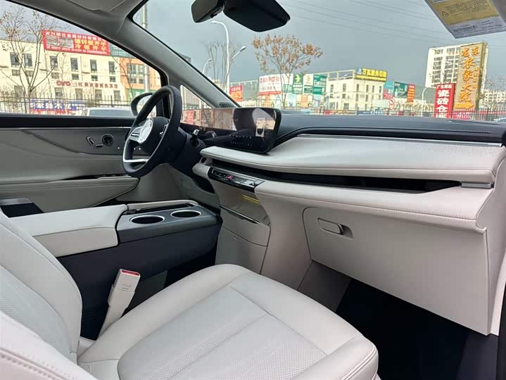 Buick GL8 Hybrid 2026 2026款 陆尊 尊享版