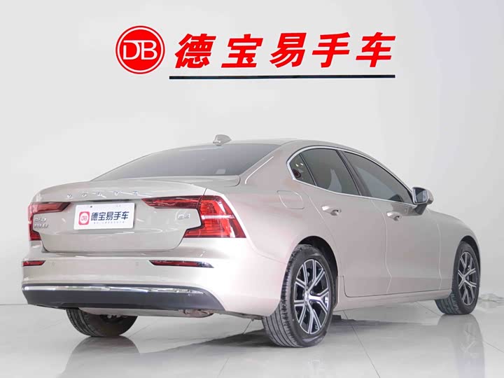 Volvo S60 2025 2025款 B4 智逸豪华版