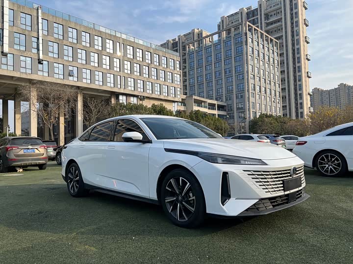 Changan Yida 2023 2023款 蓝鲸NE 1.5T GDI DCT尊贵型