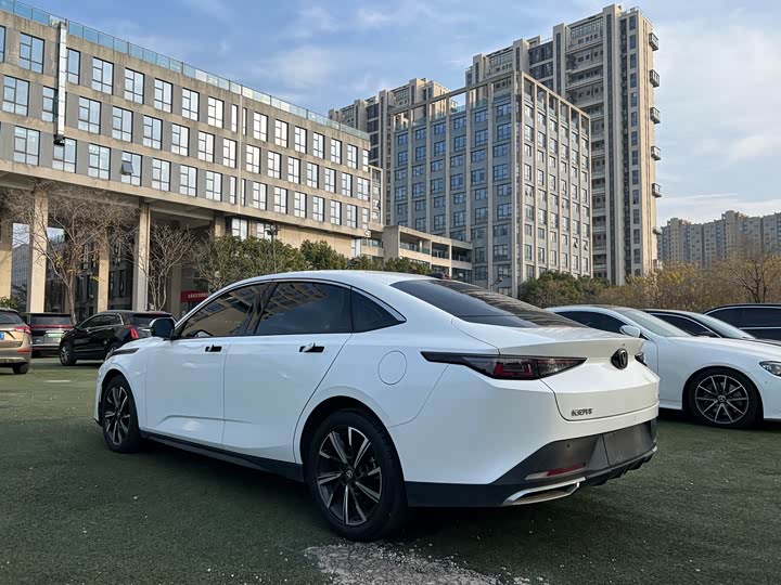 Changan Yida 2023 2023款 蓝鲸NE 1.5T GDI DCT尊贵型