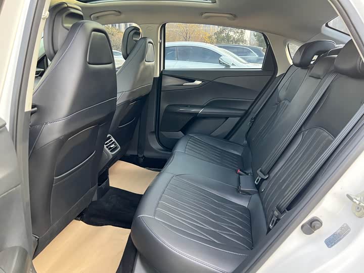 Changan Yida 2023 2023款 蓝鲸NE 1.5T GDI DCT尊贵型