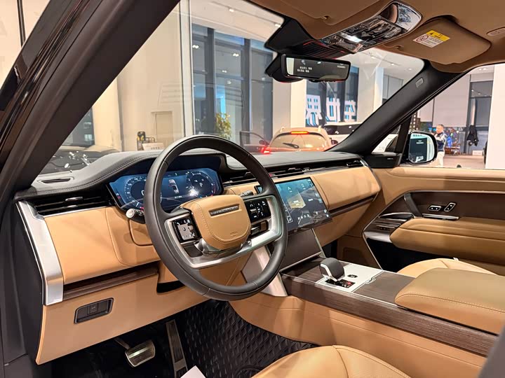Land Rover Range Rover 2025 2025款 3.0 L6 400PS 盛世加长版