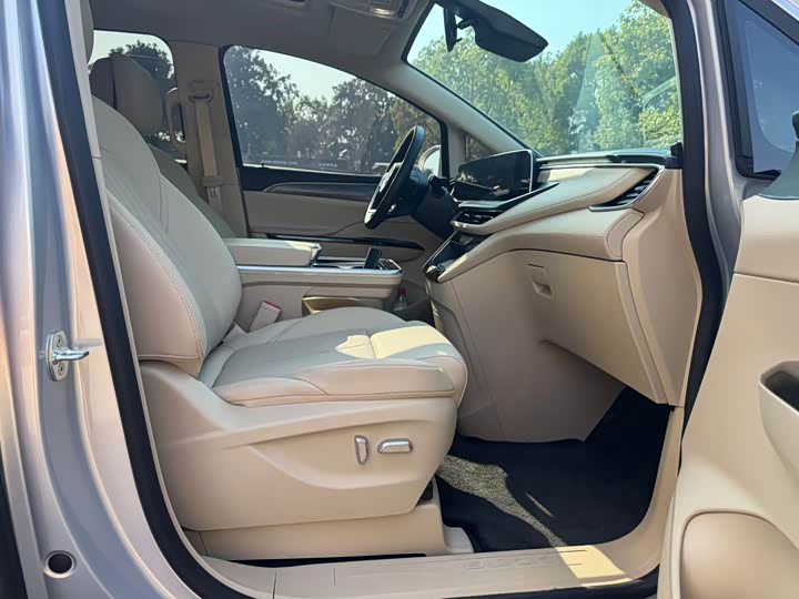 Buick GL8 Hybrid 2025 2025款 陆尚 尊享版 7座