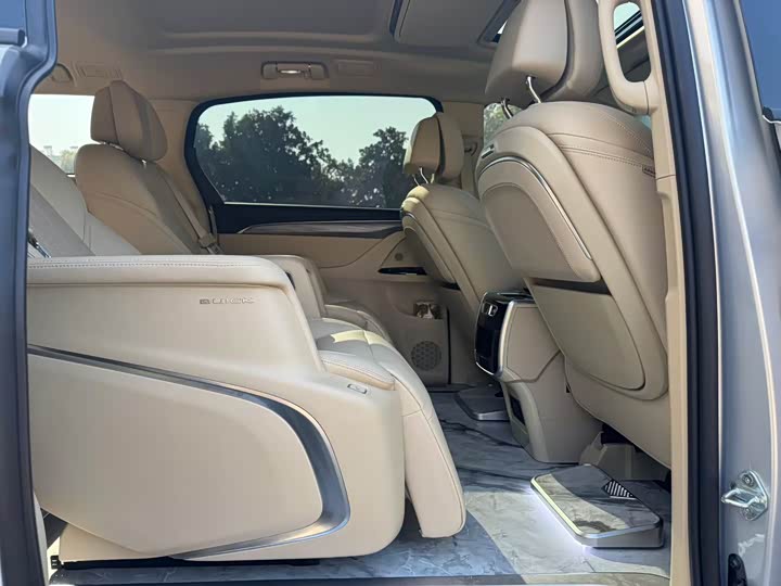 Buick GL8 Hybrid 2025 2025款 陆尚 尊享版 7座