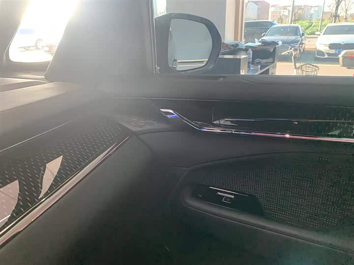 Zeekr 009 2024 2024款 六座行政版四驱 108kWh