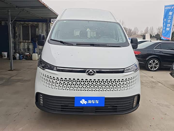 Maxus V70 2023 2023款 2.0T 精英版 自动长轴中顶 6/7座