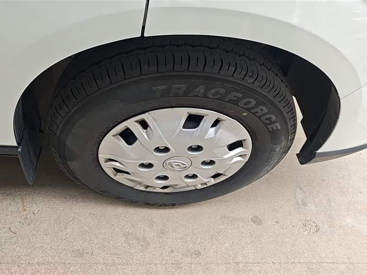 Maxus V70 2023 2023款 2.0T 精英版 自动长轴中顶 6/7座