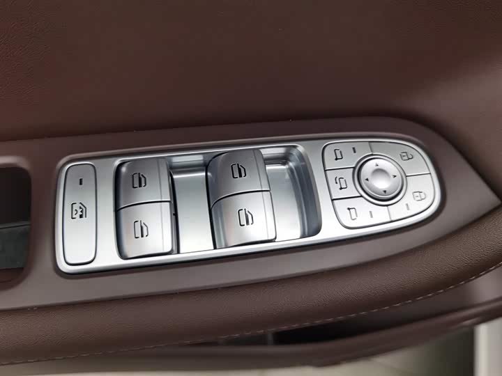 Chery Tiggo 8 Pro 2024 2024款 冠军版 390T 两驱巅峰版 7座