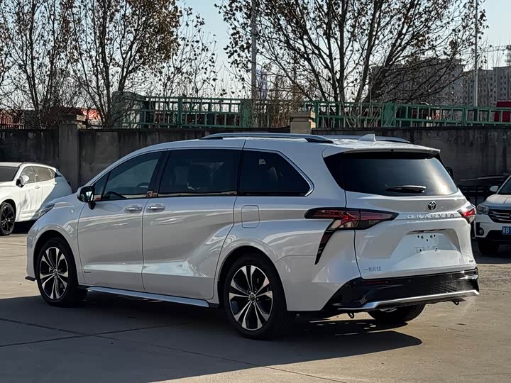Toyota Granvia 2024 2024款 2.5L混动 尊贵PLUS版