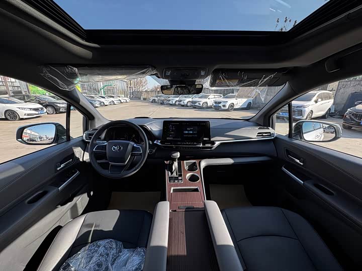 Toyota Granvia 2024 2024款 2.5L混动 尊贵PLUS版