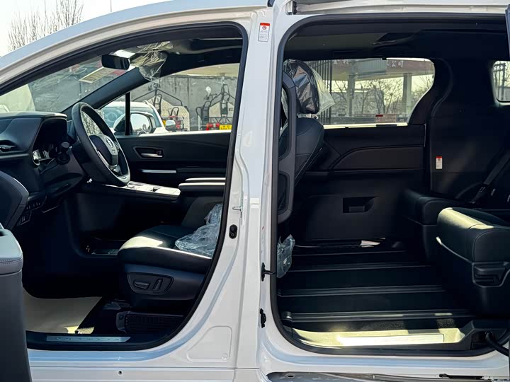 Toyota Granvia 2024 2024款 2.5L混动 尊贵PLUS版