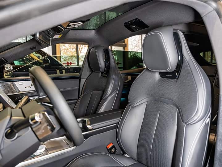 HiPhi Y 2023 2023款 560km 精英版