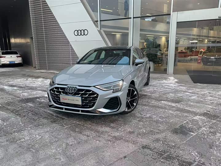 Audi A3 2025 2025款 A3L Limousine 35TFSI 飞驰尊享型