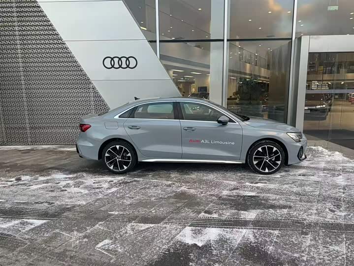 Audi A3 2025 2025款 A3L Limousine 35TFSI 飞驰尊享型