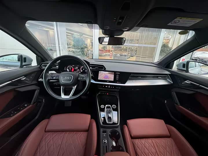 Audi A3 2025 2025款 A3L Limousine 35TFSI 飞驰尊享型