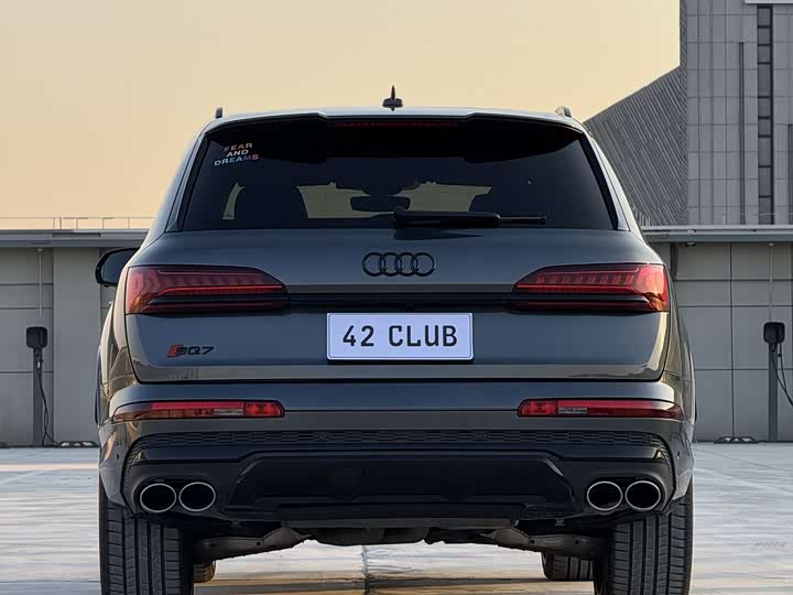 Audi SQ7 2024 2024款 4.0 TFSI 暗夜骑士版
