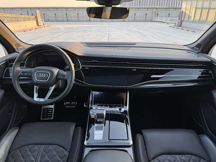 Audi SQ7 2024 2024款 4.0 TFSI 暗夜骑士版