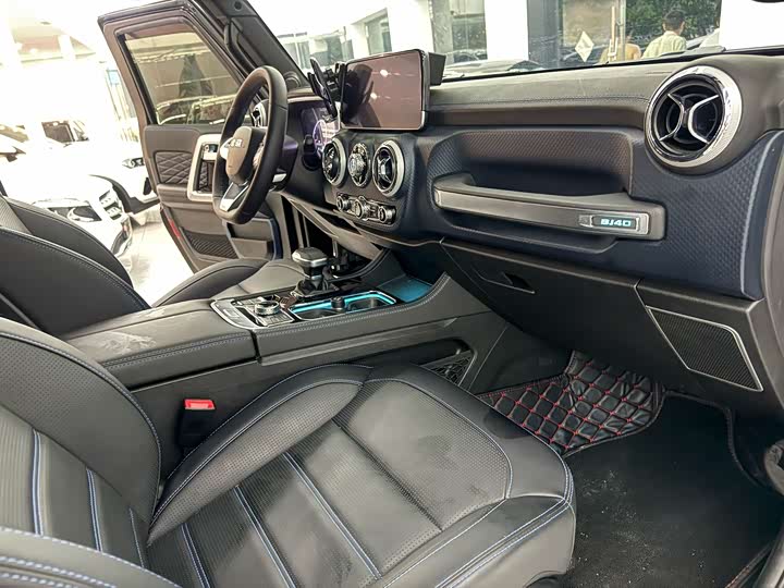 BAIC Beijing BJ40 2024 2024款 2.0D 刀锋英雄荣耀版