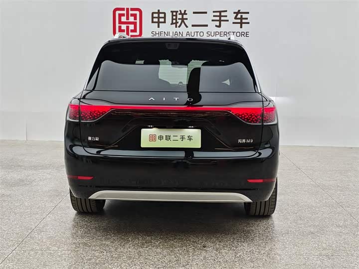 Aito M9 2025 2025款 增程 Ultra版 52kWh 6座版