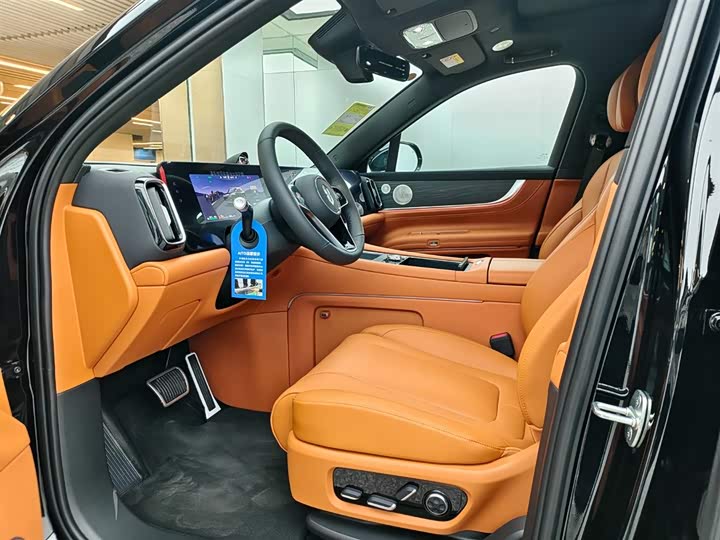 Aito M9 2025 2025款 增程 Ultra版 52kWh 6座版