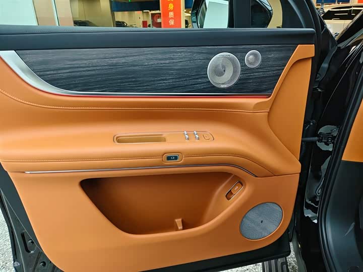 Aito M9 2025 2025款 增程 Ultra版 52kWh 6座版