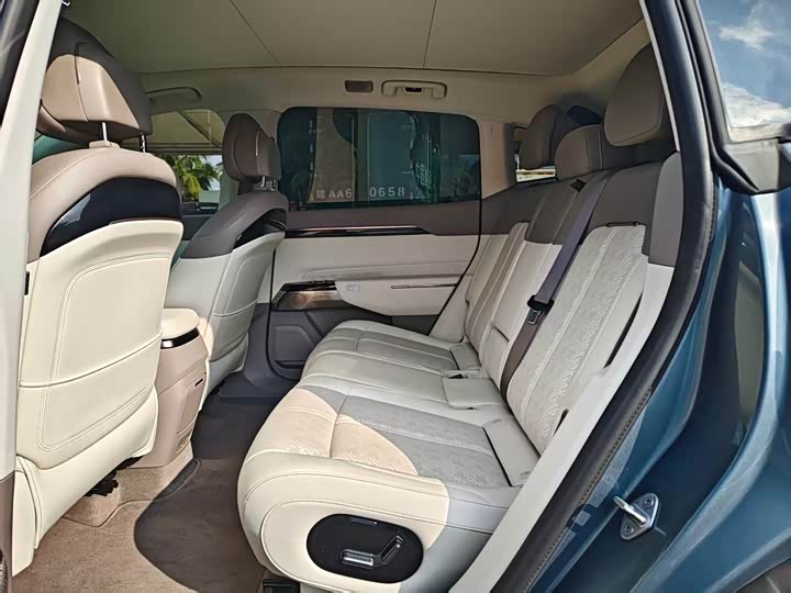 Zeekr 7X 2025 2025款 100kWh 长续航后驱智驾版