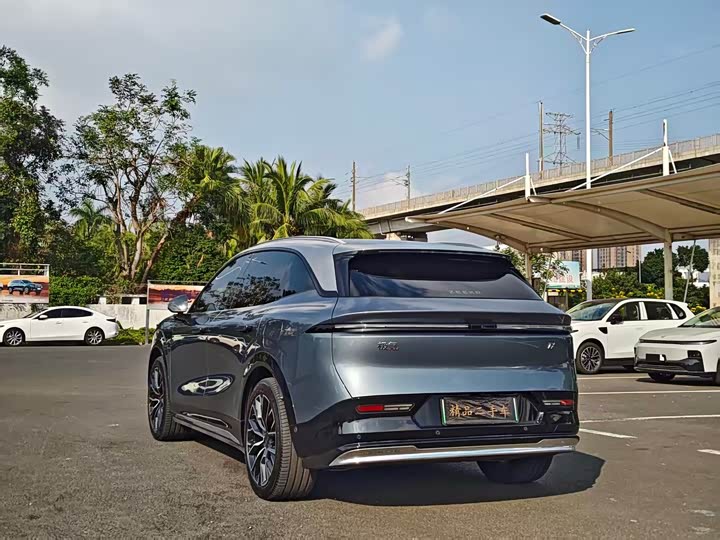 Zeekr 7X 2025 2025款 100kWh 长续航后驱智驾版