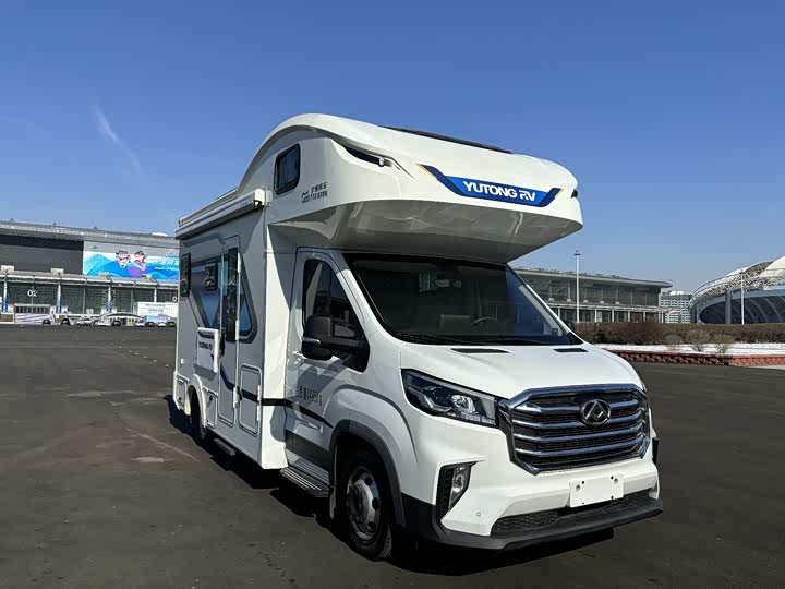 Maxus V90 RV 2021 2021款 2.0T生活家V90自行式C型房车豪华版大额头横床