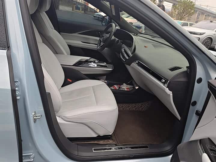 Cadillac Lyriq 2024 2024款 后驱标准续航豪华版