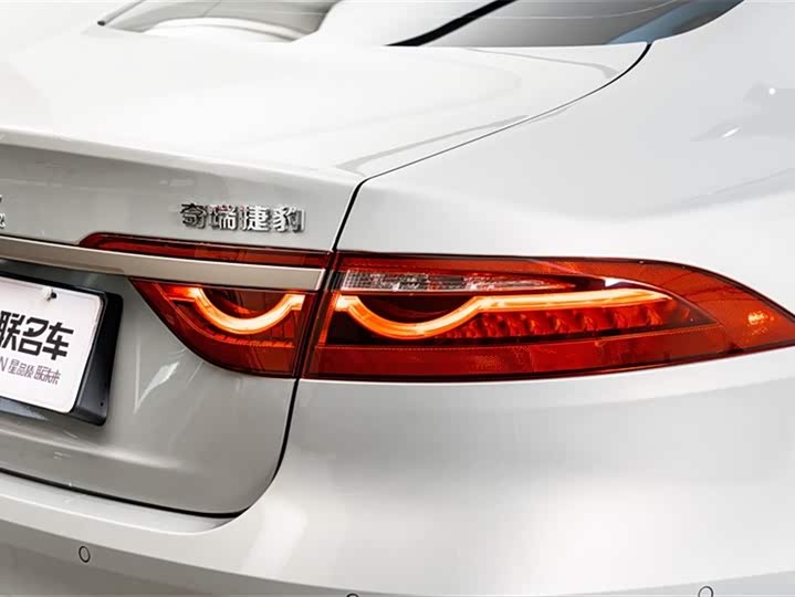 Jaguar XF L 2024 2024款 2.0T P250 两驱尊享豪华版