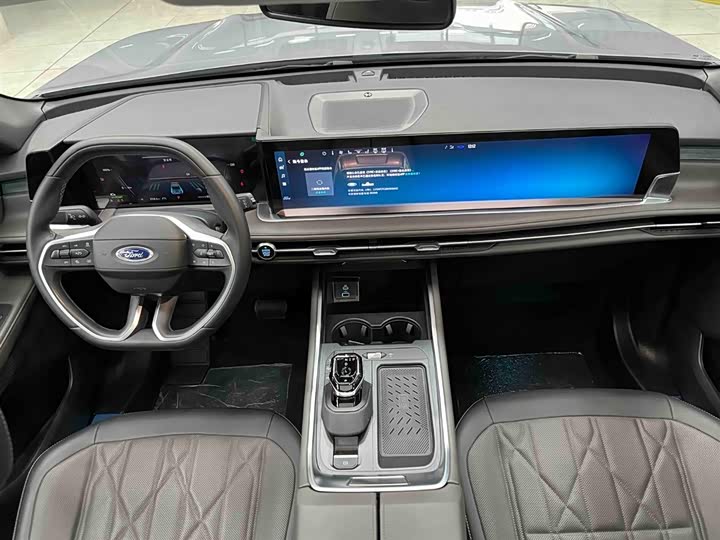 Ford Edge 2025 2025款 锐界L 2.0T EcoBoost E混动四驱七座至尊型