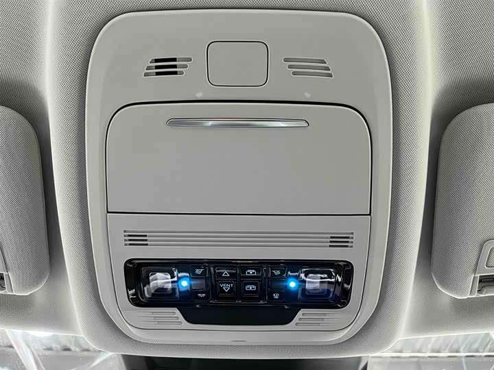 Ford Edge 2025 2025款 锐界L 2.0T EcoBoost E混动四驱七座至尊型