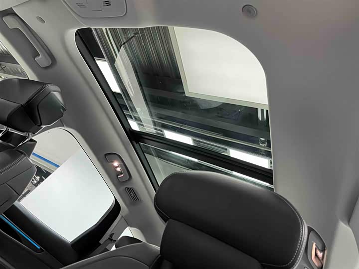 Ford Edge 2025 2025款 锐界L 2.0T EcoBoost E混动四驱七座至尊型