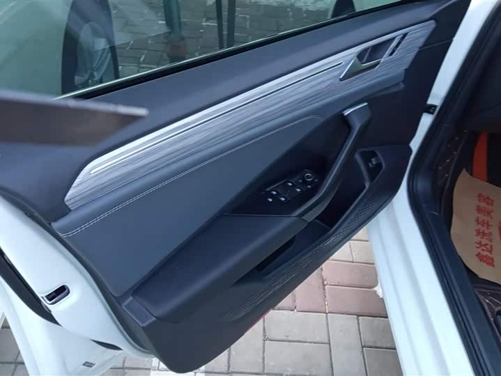 Volkswagen Sagitar L 2025 2025款 改款二 300TSI DSG超越版