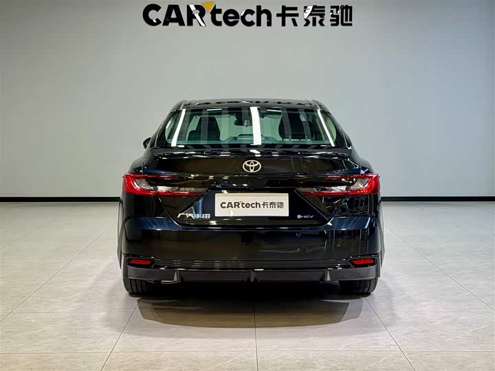 Toyota Camry 2026 2026款 双擎 2.0HSE 运动Lite版