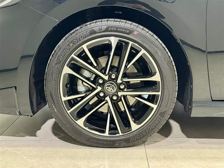 Toyota Camry 2026 2026款 双擎 2.0HSE 运动Lite版