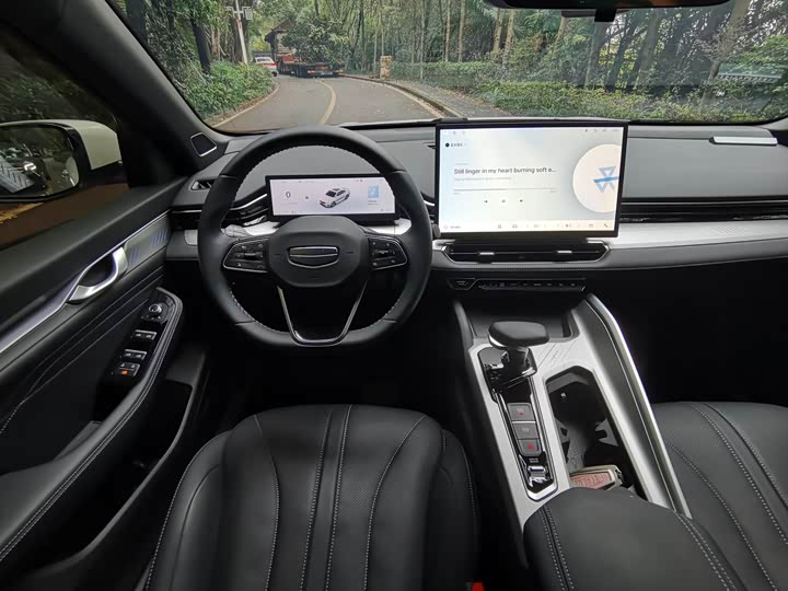 Geely Preface 2025 2025款 东方曜 1.5TD 昆仑版