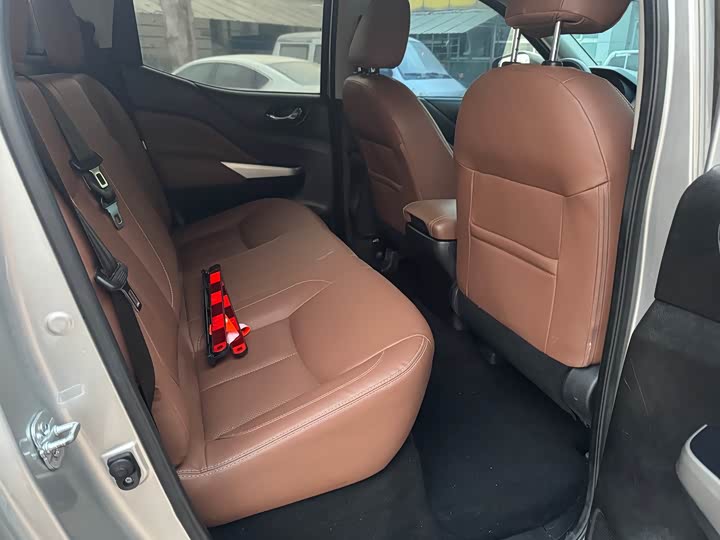 Dongfeng Rich 6 2021 2021款 2.3T自动两驱柴油豪华型M9T