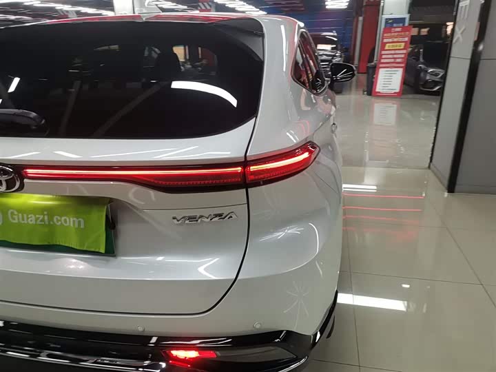Toyota Venza 2023 2023款 2.0L CVT两驱尊贵版