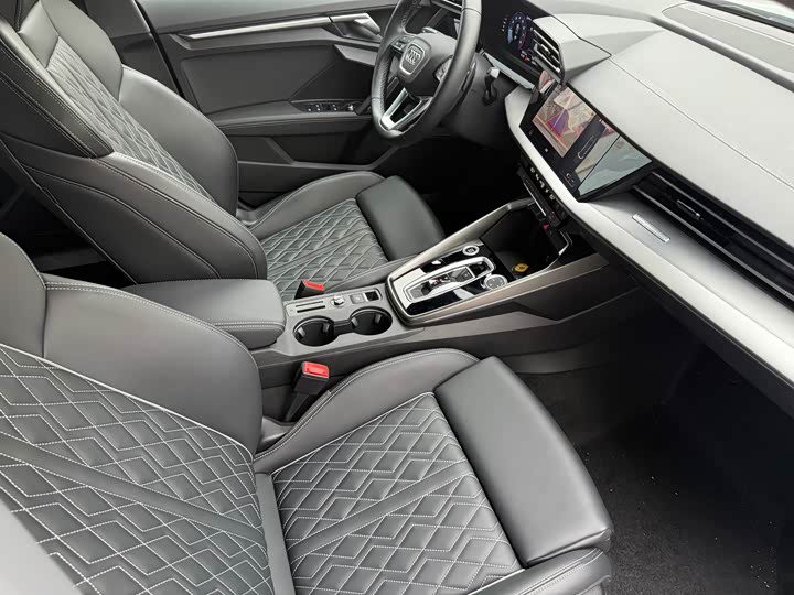 Audi A3 2025 2025款 A3L Limousine 35TFSI 飞驰尊享型