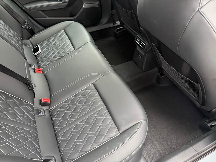 Audi A3 2025 2025款 A3L Limousine 35TFSI 飞驰尊享型